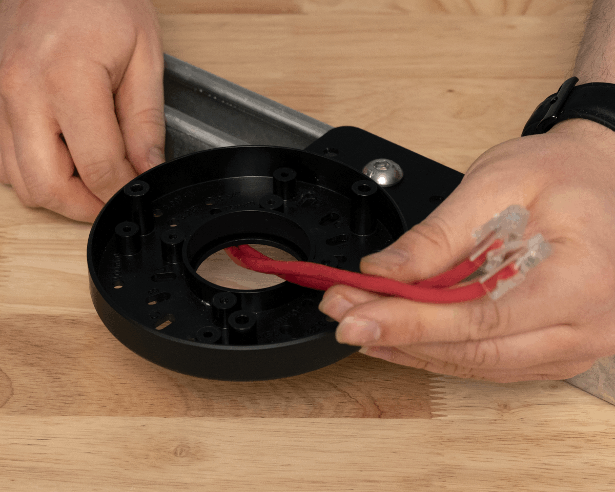 AB304 UNISTRUT STEP05